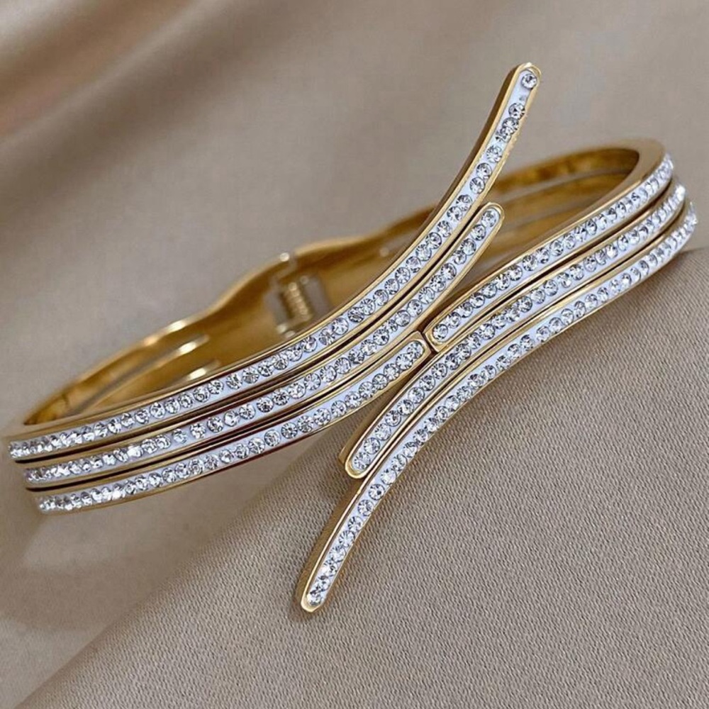 Unique Design Gold Color Stainless Steel Bracelet For Women - Picture 4 of 7